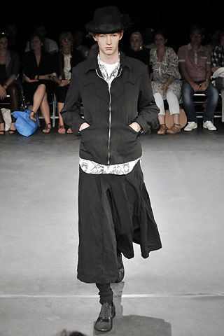 Comme des Garcons / - 2009